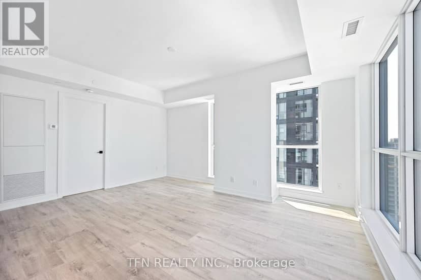 4505 - 327 King Street W — photo 4 of 26