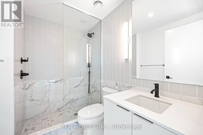 4505 - 327 King Street W — photo 9 of 26