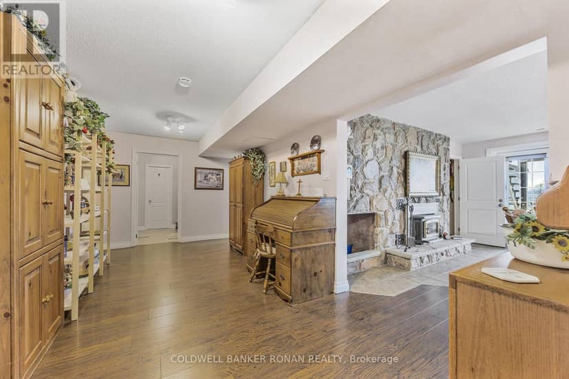 8058 20th Side Road — photo 18 of 40