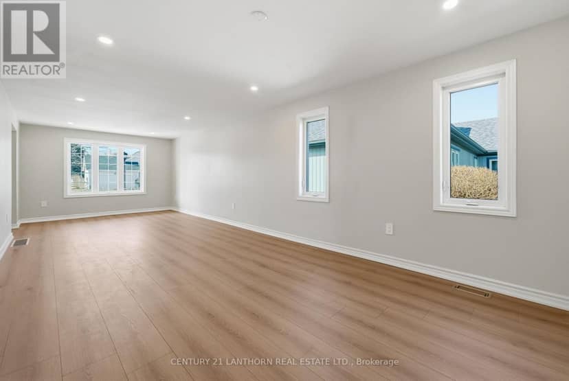 13 Nesbitt Drive — photo 33 of 40