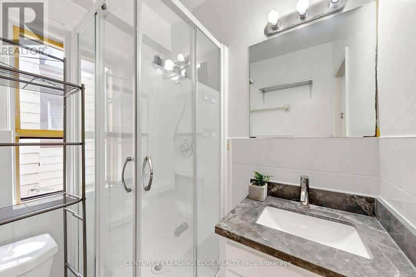 1132 Dufferin Street — photo 12 of 32