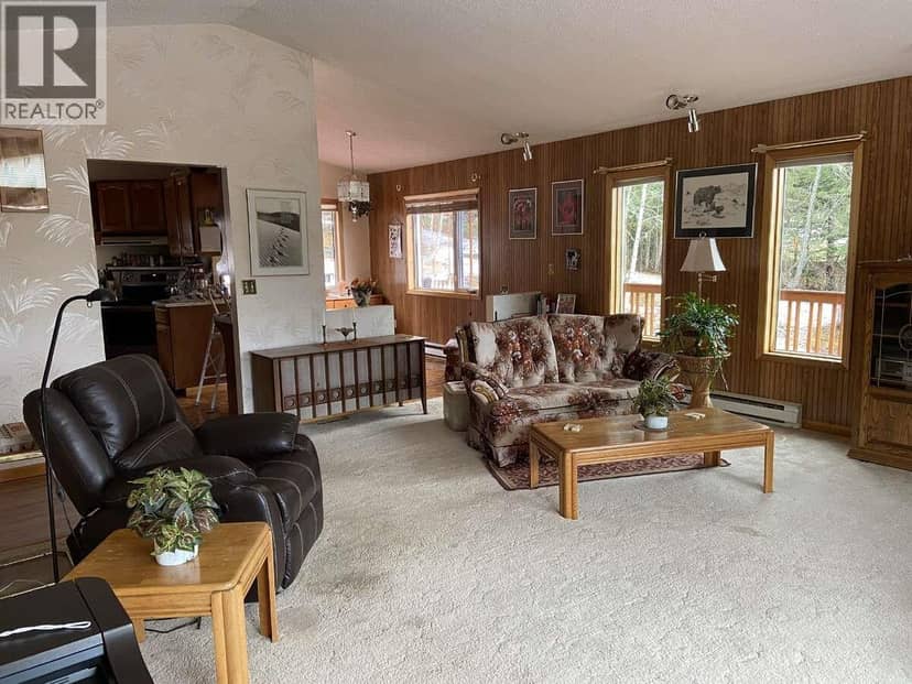 15430 BUCKHORN LAKE ROAD, Prince George, photo 3