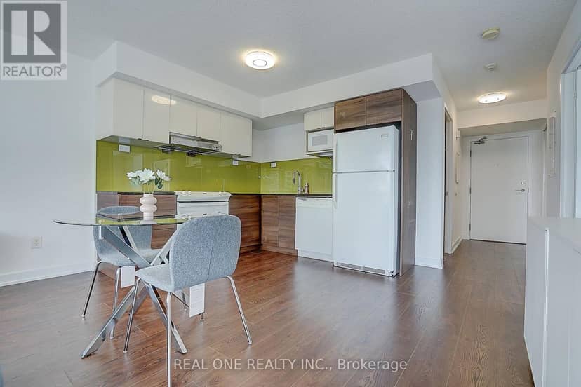1501 - 121 McMahon Drive — photo 13 of 32