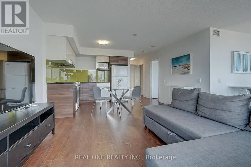1501 - 121 McMahon Drive — photo 15 of 32