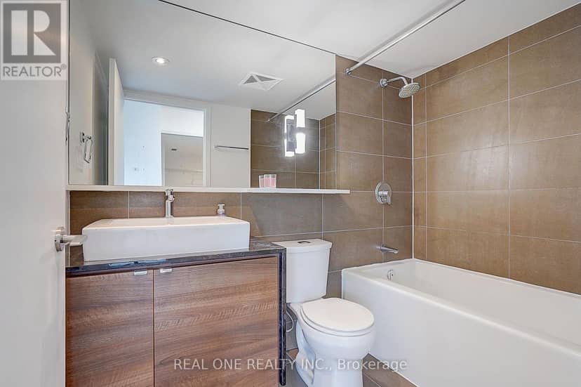 1501 - 121 McMahon Drive — photo 22 of 32