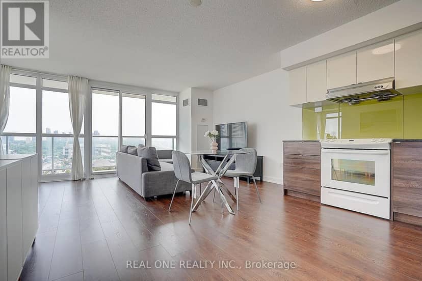 1501 - 121 McMahon Drive — photo 9 of 32