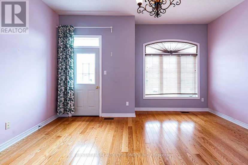 5139 Oscar Peterson Boulevard — photo 23 of 29