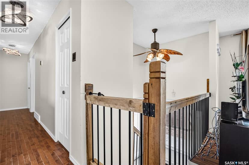 1355 Manitou CRESCENT — photo 22 of 40
