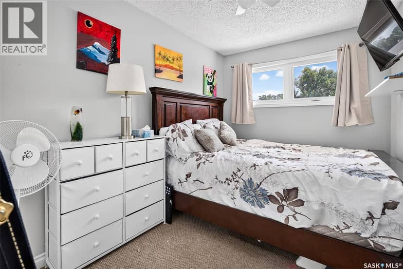 1355 Manitou CRESCENT — photo 30 of 40