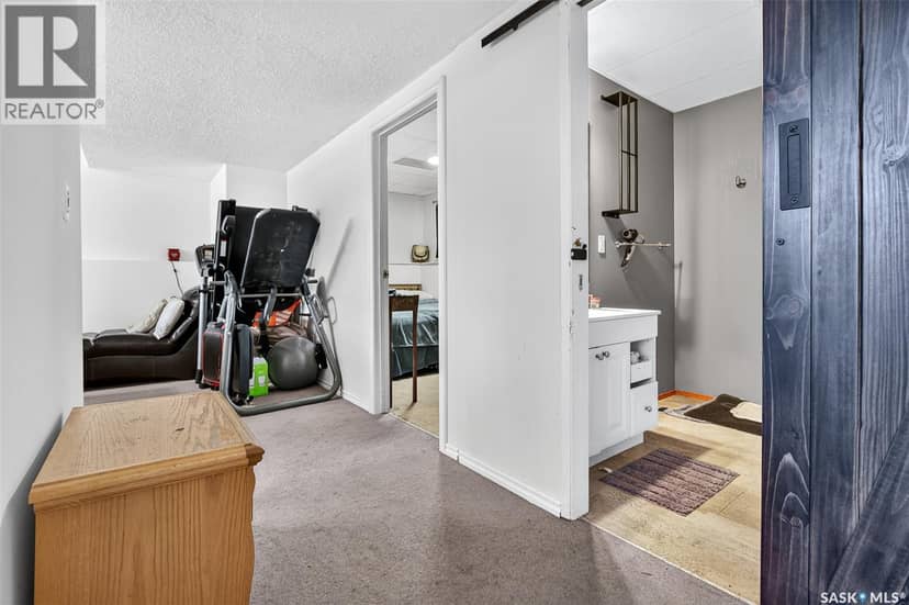 1355 Manitou CRESCENT — photo 34 of 40