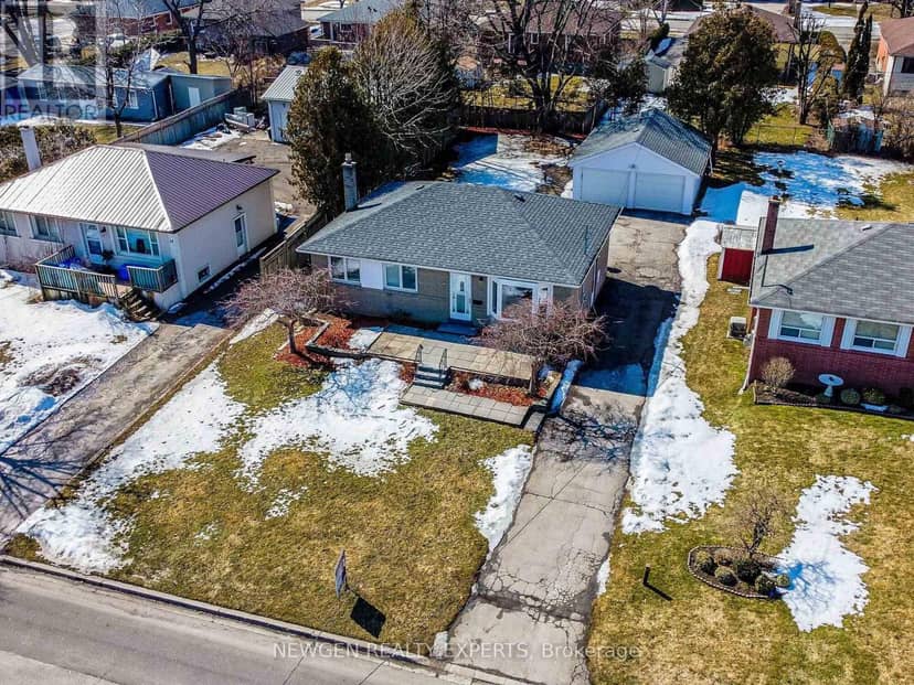 30 Linton Avenue E — photo 1 of 27