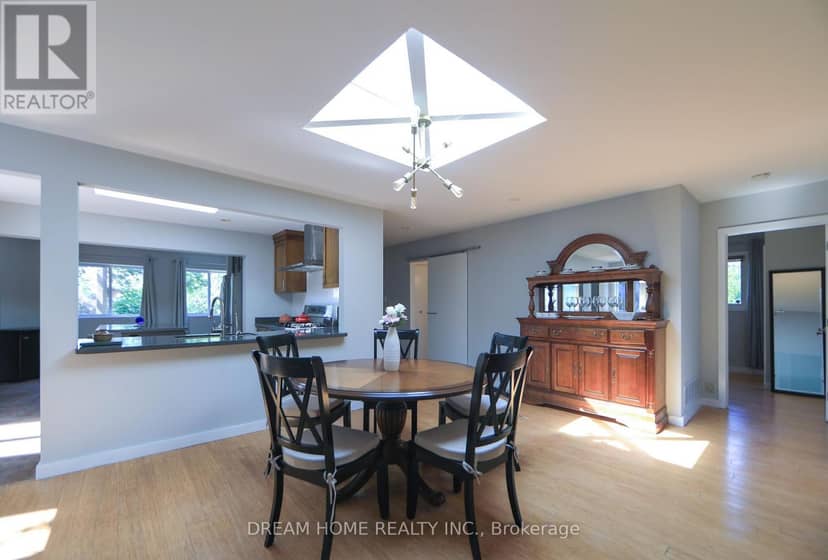 74 Lakeview Avenue — photo 8 of 37