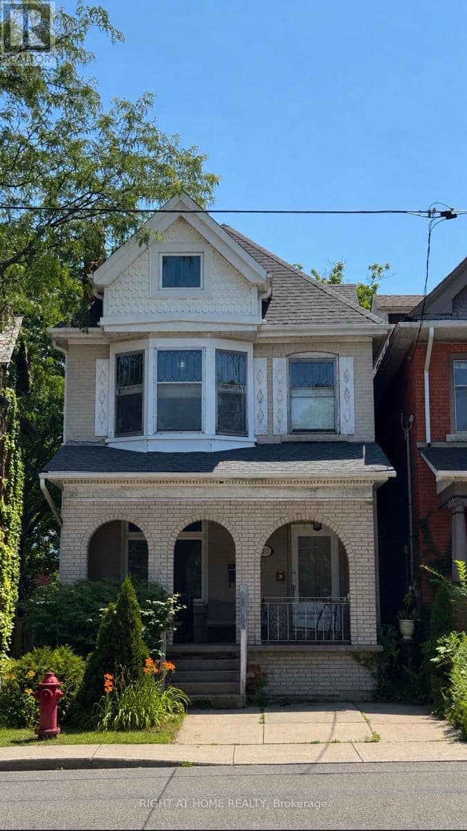 317 Queen Street S, Hamilton, photo 2