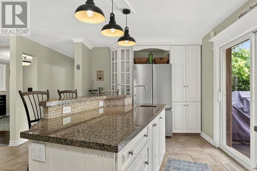 2147 Governors Road — photo 15 of 40