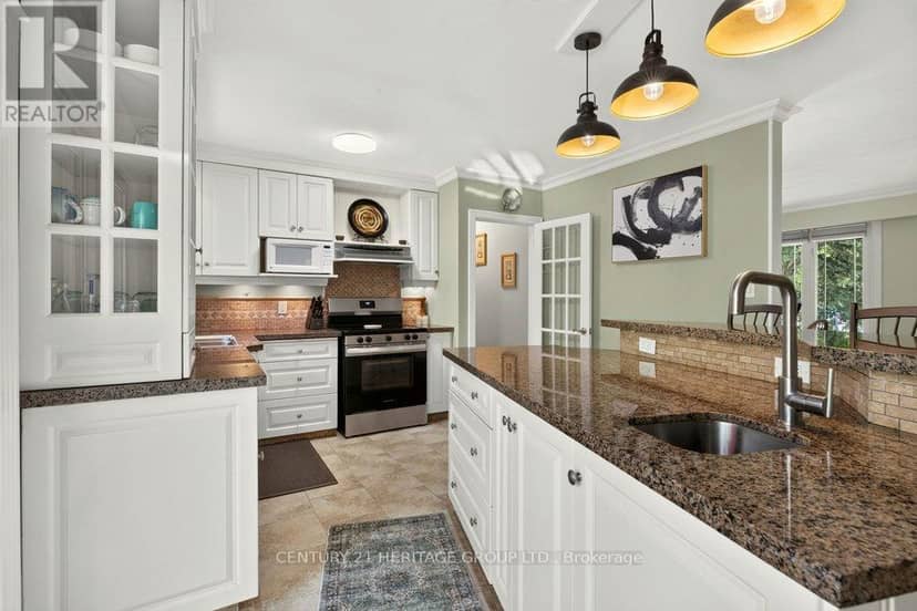 2147 Governors Road — photo 16 of 40