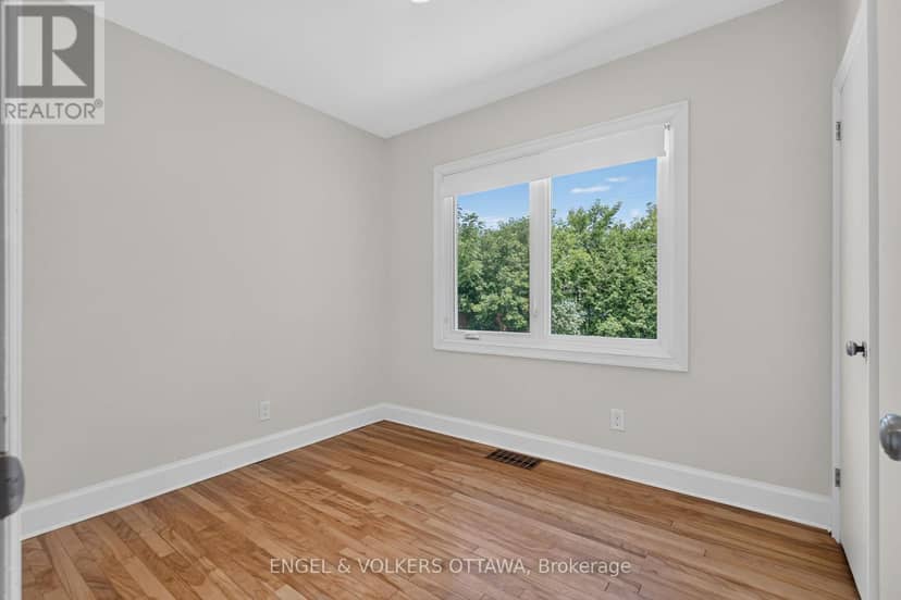 2445 Alta Vista Drive — photo 14 of 32