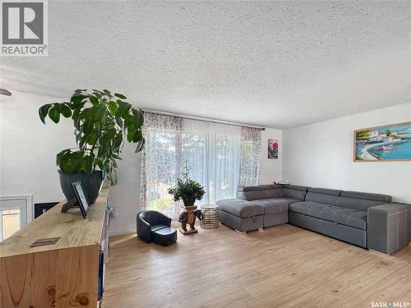 322 35th STREET, Battleford, photo 2