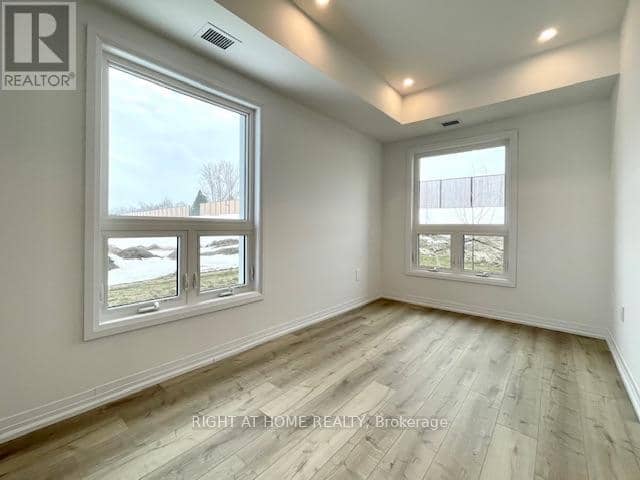 102 - 15 Kneeshaw Drive — photo 10 of 40