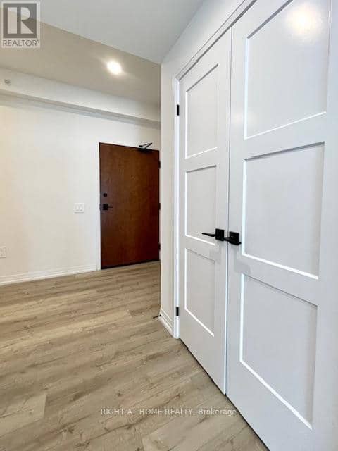 102 - 15 Kneeshaw Drive — photo 14 of 40