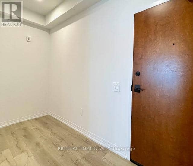 102 - 15 Kneeshaw Drive — photo 24 of 40
