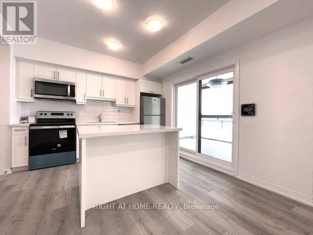 102 - 15 Kneeshaw Drive — photo 5 of 40