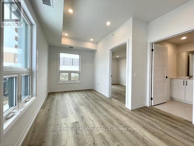 102 - 15 Kneeshaw Drive — photo 6 of 40