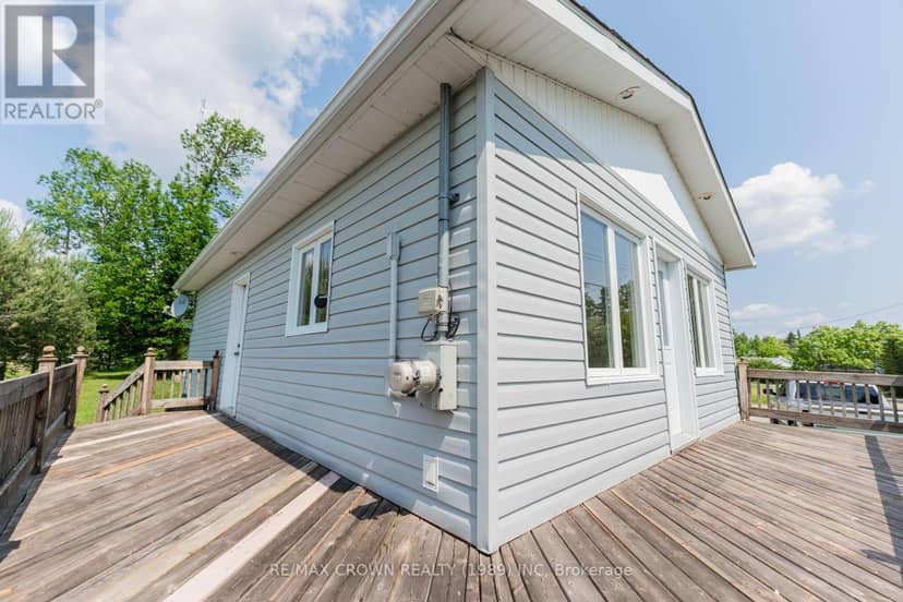 Moonbeam - 200 Lefebvre Peninsula Road — photo 6 of 27