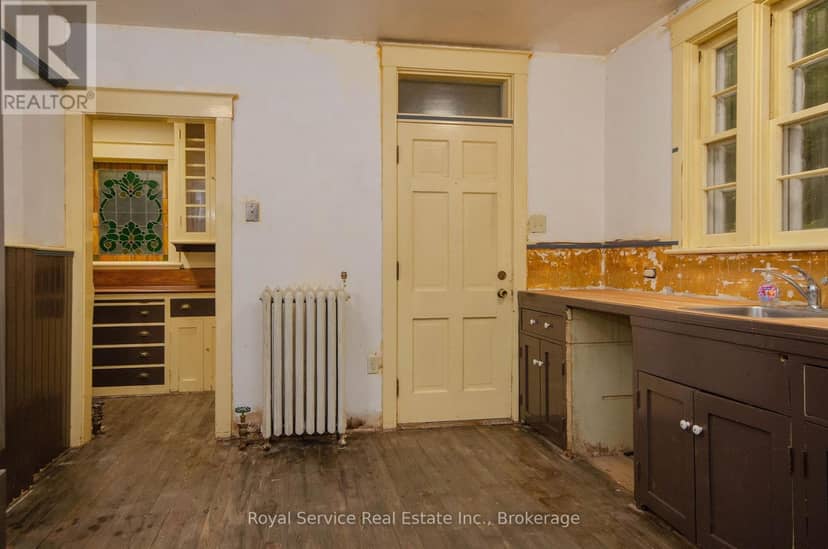 52 King Street — photo 14 of 36