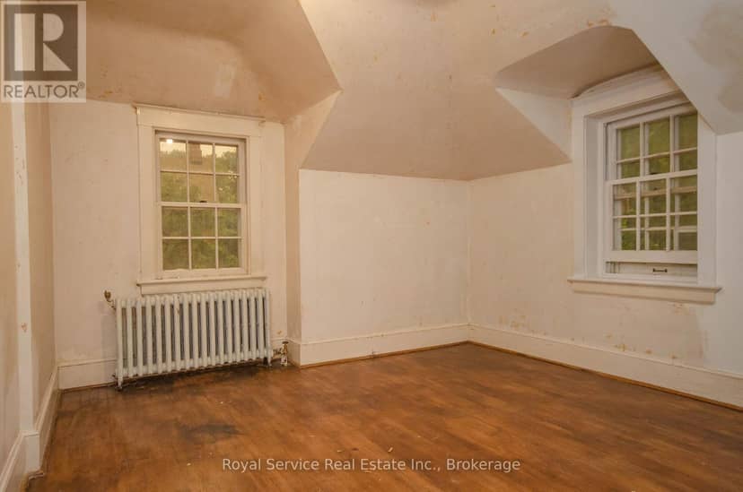 52 King Street — photo 21 of 36