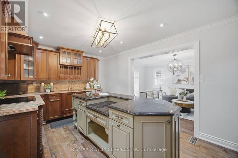 35 Glenmanor Drive — photo 13 of 40