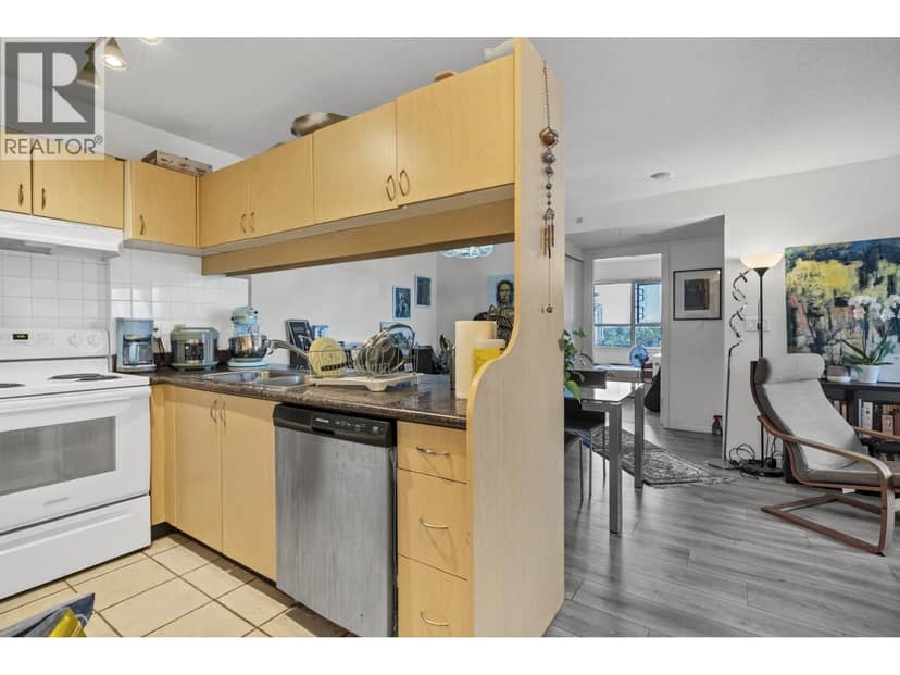 910 6611 COONEY ROAD, Richmond, photo 3