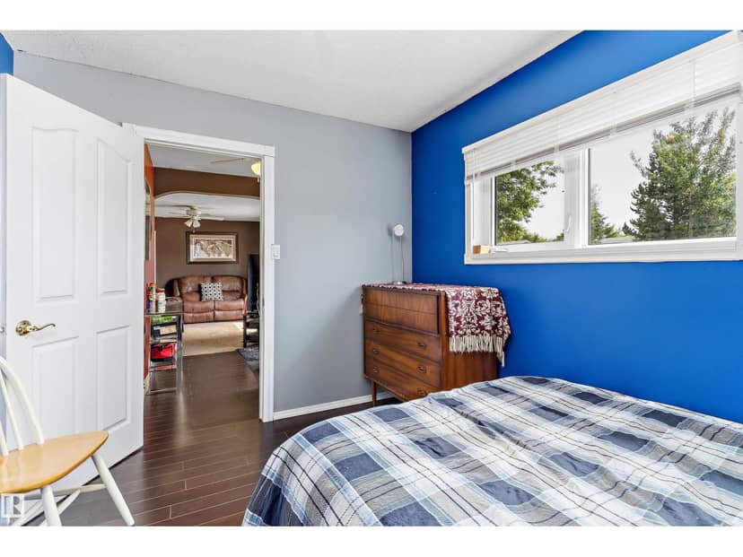 5024 55 AV — photo 21 of 40