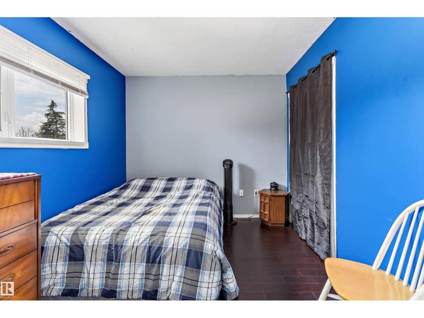 5024 55 AV — photo 20 of 40