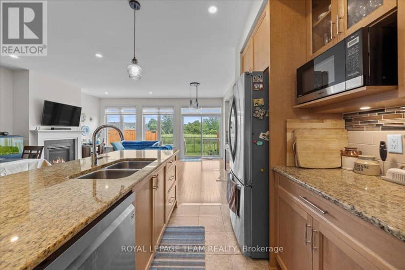 552 Jackdaw Avenue — photo 10 of 32