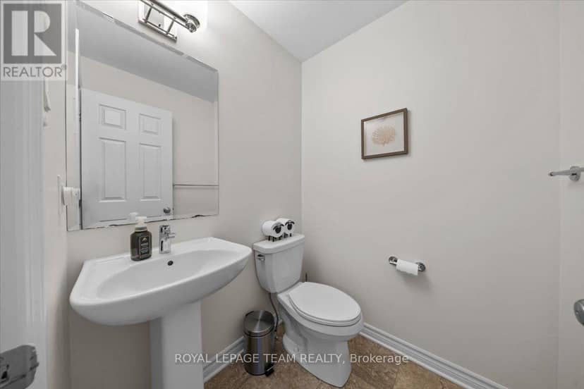 552 Jackdaw Avenue — photo 4 of 32