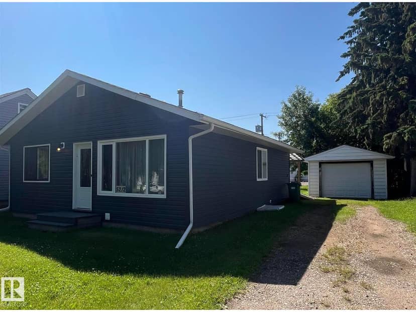 5212 51 Ave, Bonnyville Town, photo 2