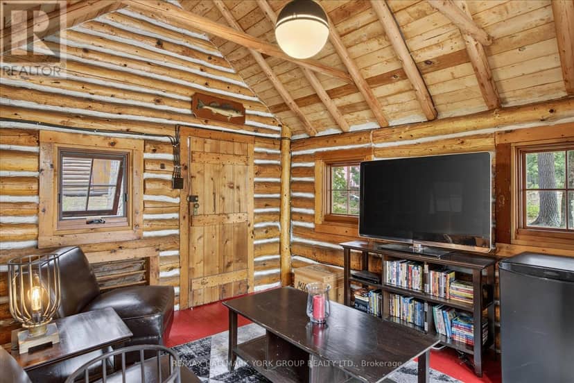 12 Eastland Island,  Jack Lake — photo 21 of 40