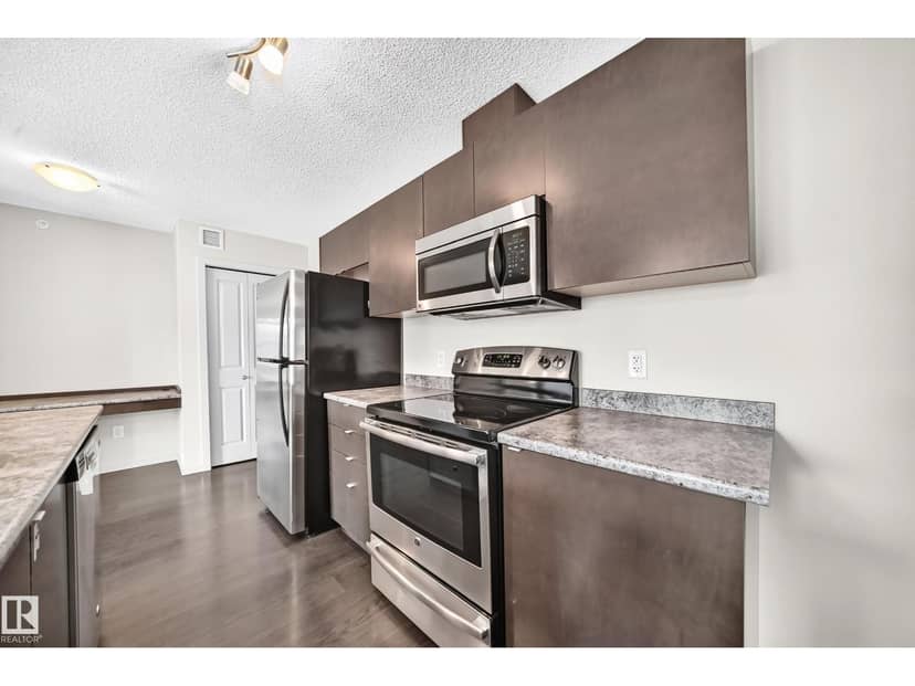 #408 508 Albany WY NW NW — photo 9 of 40