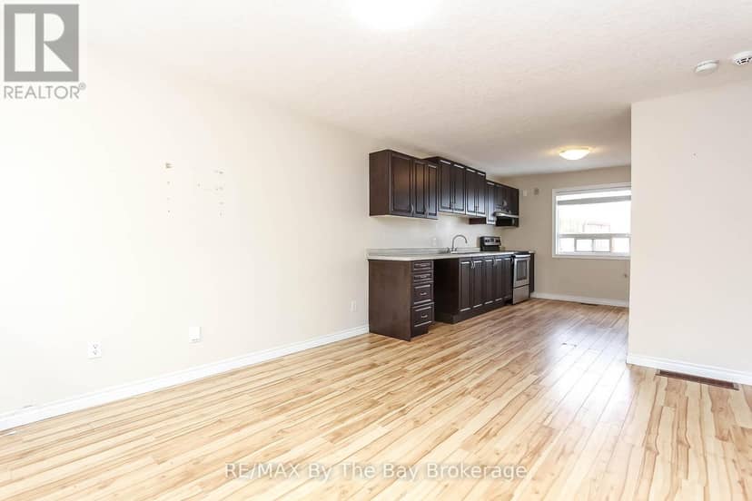 24 Glenwood Drive — photo 10 of 37