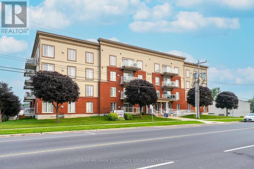 406 - 2921 Laurier Street — photo 1 of 37
