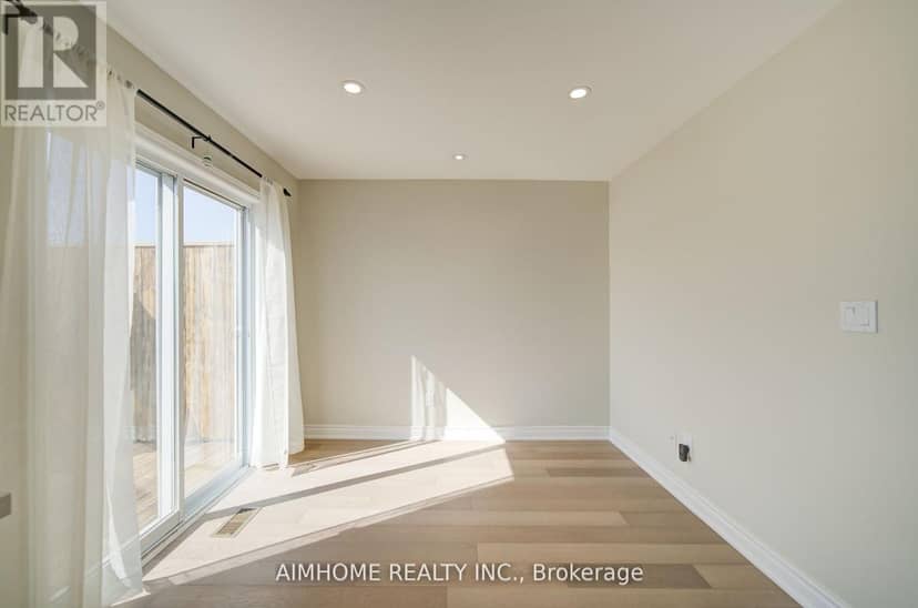 36 Grand River Avenue — photo 15 of 40