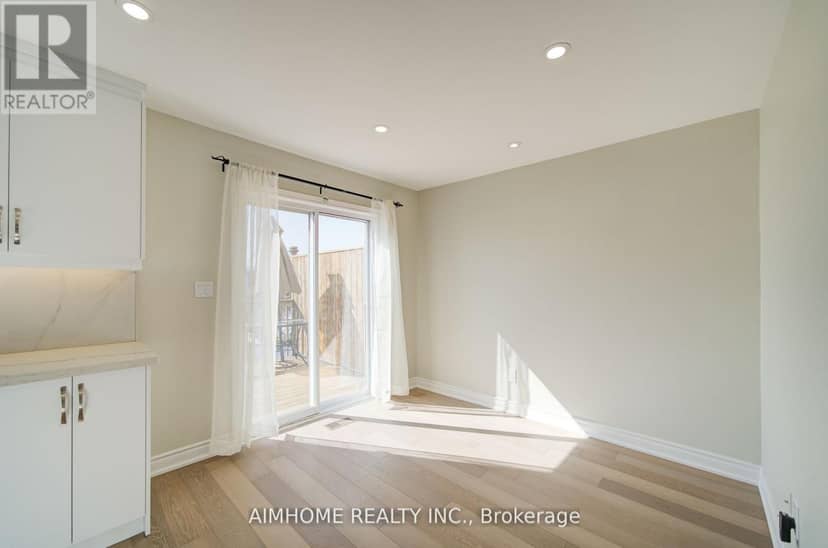 36 Grand River Avenue — photo 16 of 40