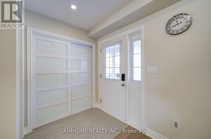 36 Grand River Avenue — photo 3 of 40