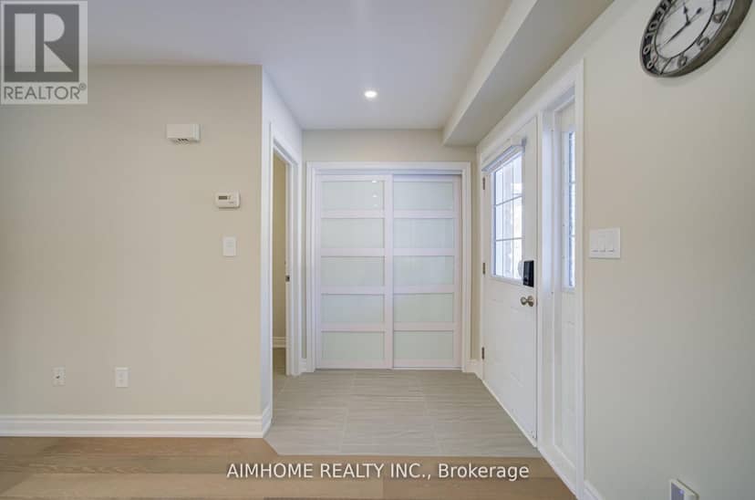 36 Grand River Avenue — photo 4 of 40