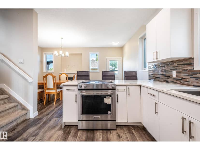 15928 100 AV NW — photo 12 of 36