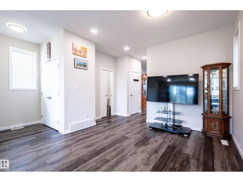 15928 100 AV NW, Edmonton, photo 5