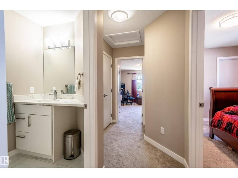 15928 100 AV NW — photo 18 of 36