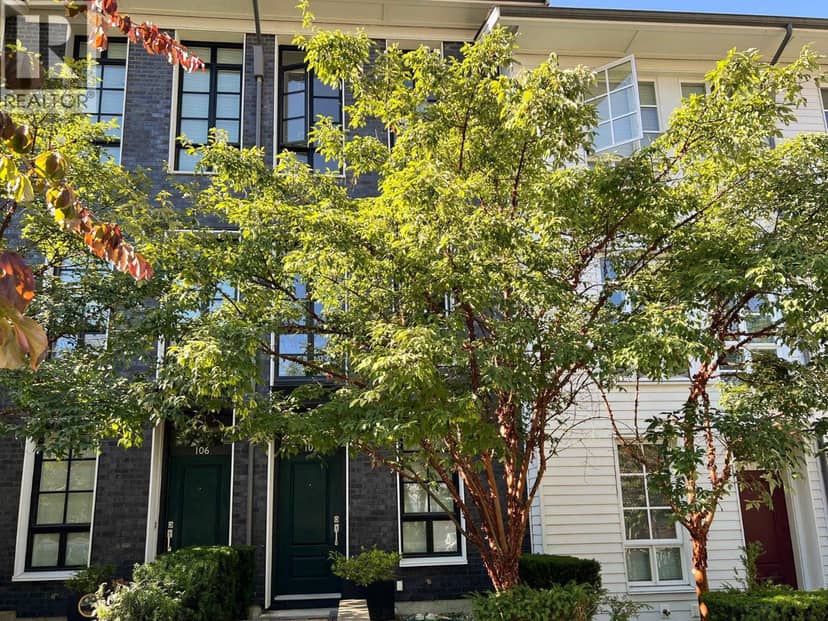 105 548 FOSTER AVENUE, Coquitlam