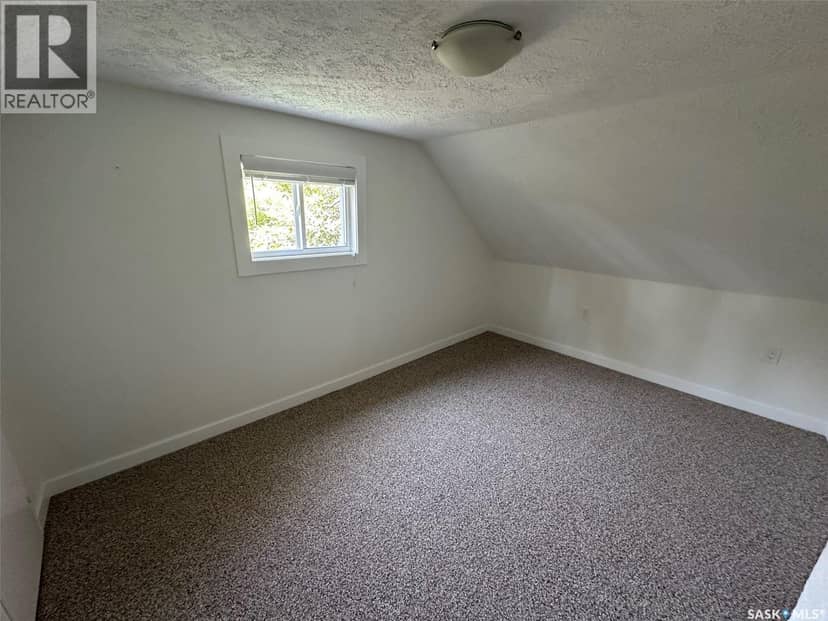 142 2nd AVENUE W — photo 18 of 33