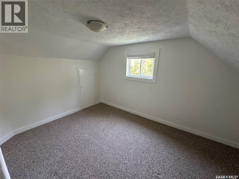 142 2nd AVENUE W — photo 19 of 33